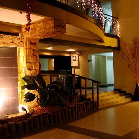 Lancaster Hotel Cebu Lapu-Lapu City Exterior foto