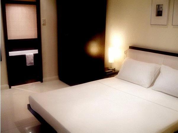 Lancaster Hotel Cebu Lapu-Lapu City Exterior foto